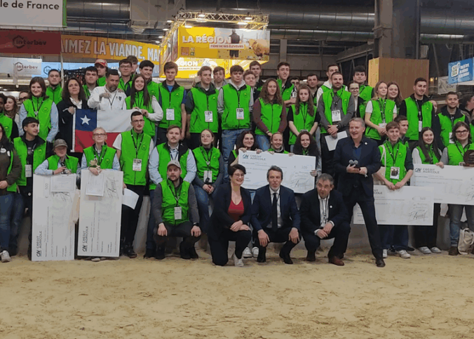 Ensemble des équipes internationales lors de la remise des prix du CJAJ et du CJPV 2025